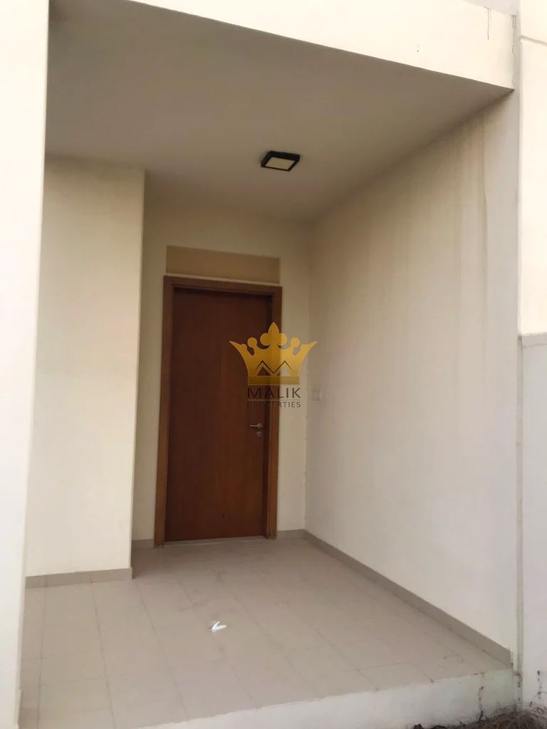 صف مفرد - 4 غرف نوم + غرفة خادمة - جاهز للانتقال63736715810305113
