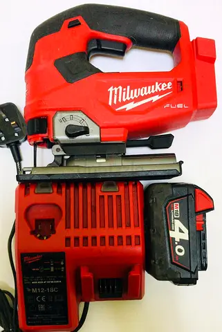 MILWAUKEE JIGSAW 18V B.L