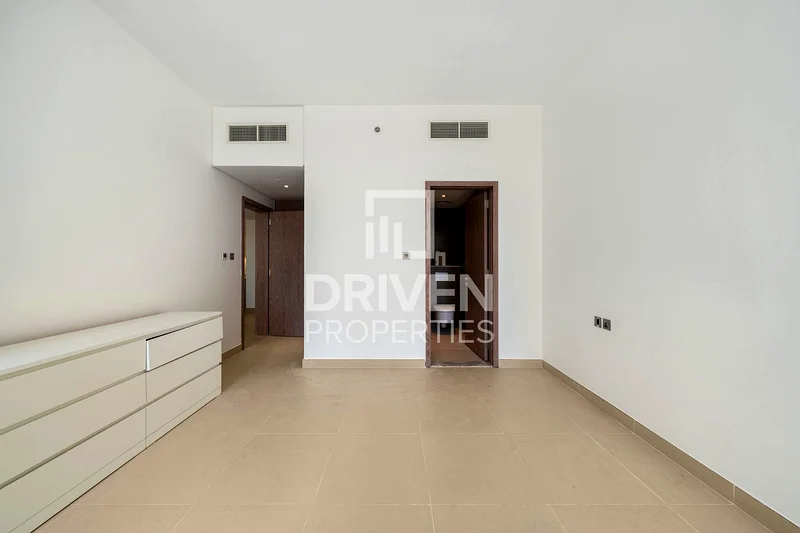 Ready to move in | Multiple Cheques | Spacious63774226365442114