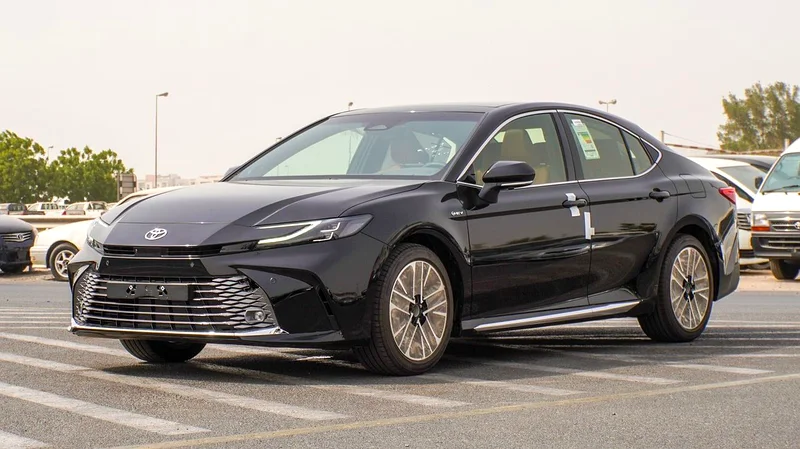 TOYOTA CAMRY LIMITED FULL OPTION MODEL 2025 2.5L HYBRID63612450486657112