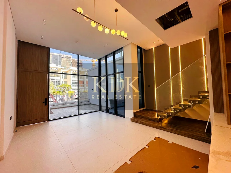 فيلا واسعة مكونة من 4 غرف نوم + غرفة خادمة | مطبخ مجهز | اتصل الآن63782728631426110