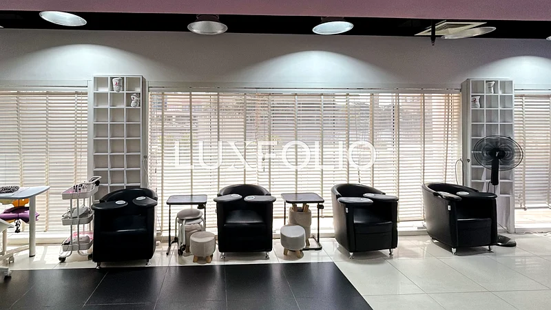 منطقة تجمع الزوار في مستوى البحيرة الأول، مؤجرة63827376624387111