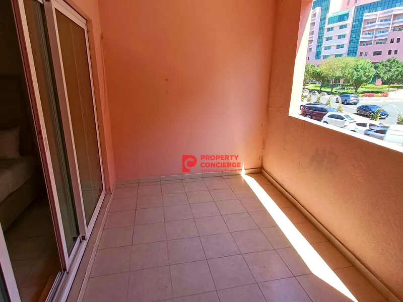 Chiller free | Fully furnished | With Box Balcony63729679372545112