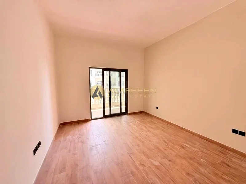 Stunning  Brand new  | Chiller Free | Near Metro63763683678338113
