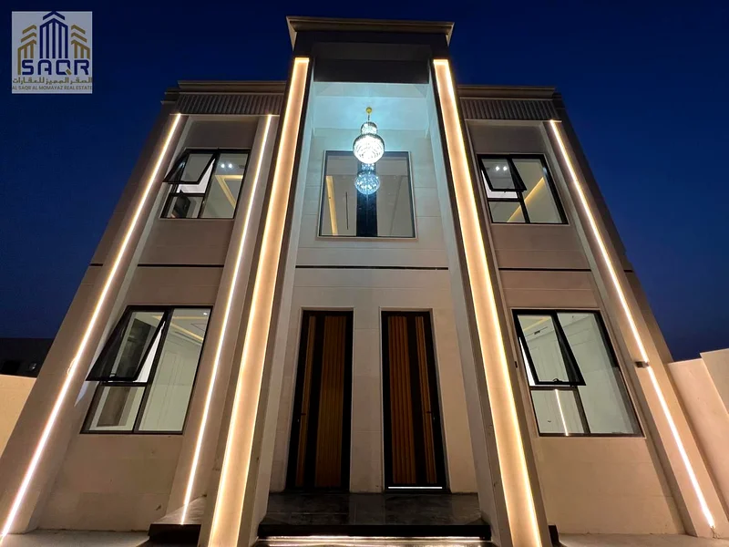 Classic design corner villa / 4 rooms, freehold / fees included63911828214914112