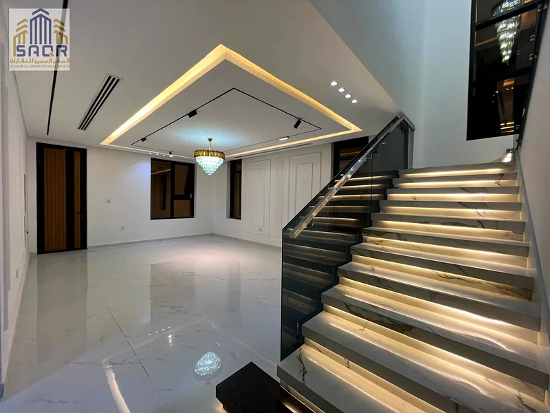 Classic design corner villa / 4 rooms, freehold / fees included63911828214914114
