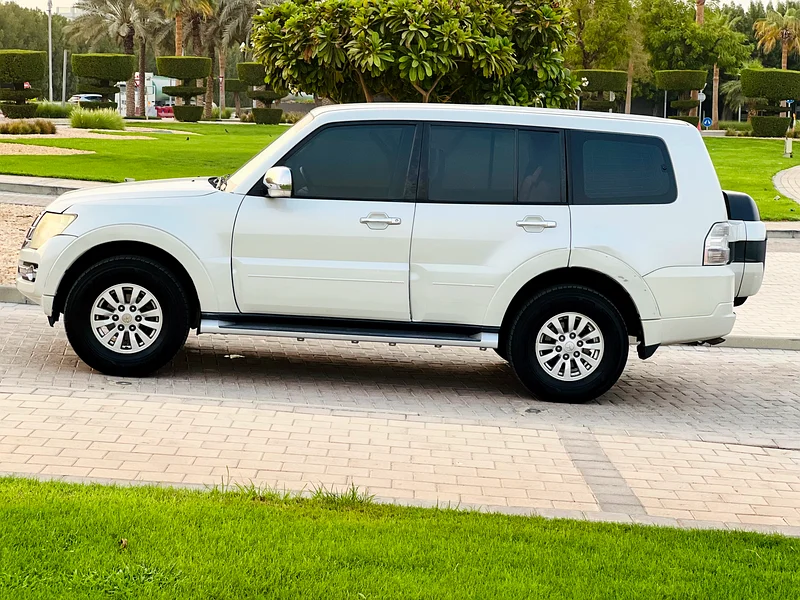 Mitsubishi Pajero 2015 model63612069693569111
