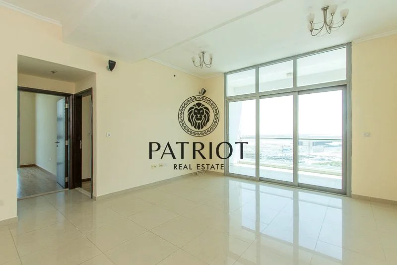 Bright & Spacious | 2BR Apartment | Heart of Dubai Marina | VOT64038572036355113