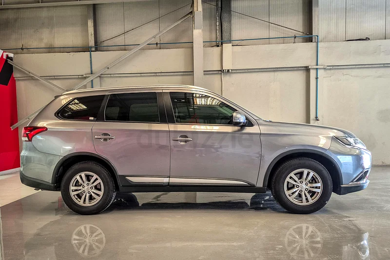 AED 742/month | 2017 Mitsubishi Outlander  | GCC Specs | Ref#34140463612068363138113