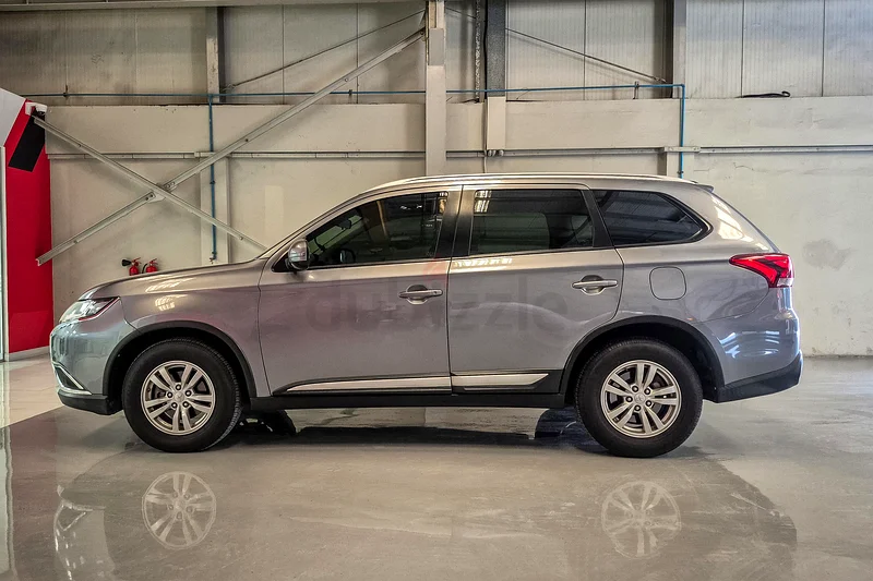 AED 742/month | 2017 Mitsubishi Outlander  | GCC Specs | Ref#34140463612068363138114