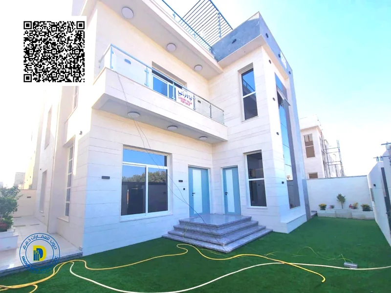 فيلا للبيع في الهيليو 2، فيلا سكنية تجارية عائلية حديثة، 5 غرف وسطح، على شارع رئيسي، وبسعر ممتاز63906248624897110