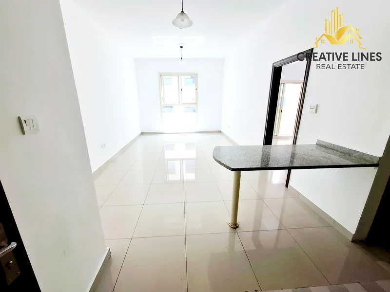 شقة واسعة من غرفة نوم واحدة متاحة للعائلة بالقرب من موقف حافلات RTA63755415458817111