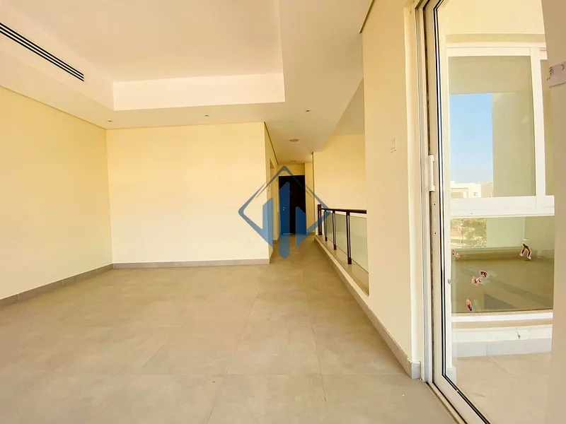 فيلا ضخمة من 4 غرف نوم - حديقة واسعة - متصلة بـ FEWA63813840265219113
