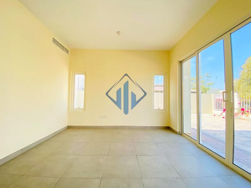 فيلا ضخمة من 4 غرف نوم - حديقة واسعة - متصلة بـ FEWA63813840265219114