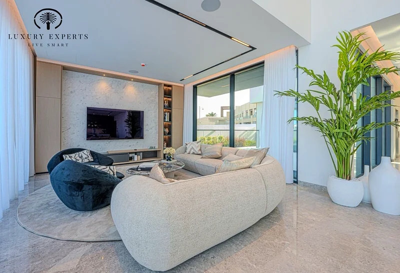 Custom Built | 6BR | Luxurious Living | Spacious63752862141569113