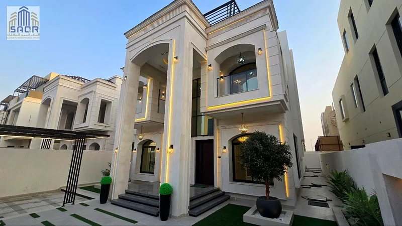 فيلا بتصميم كلاسيكي مع تشطيبات فاخرة جدًا / ملكية حرة بدون رسوم خدمة63884633159041113