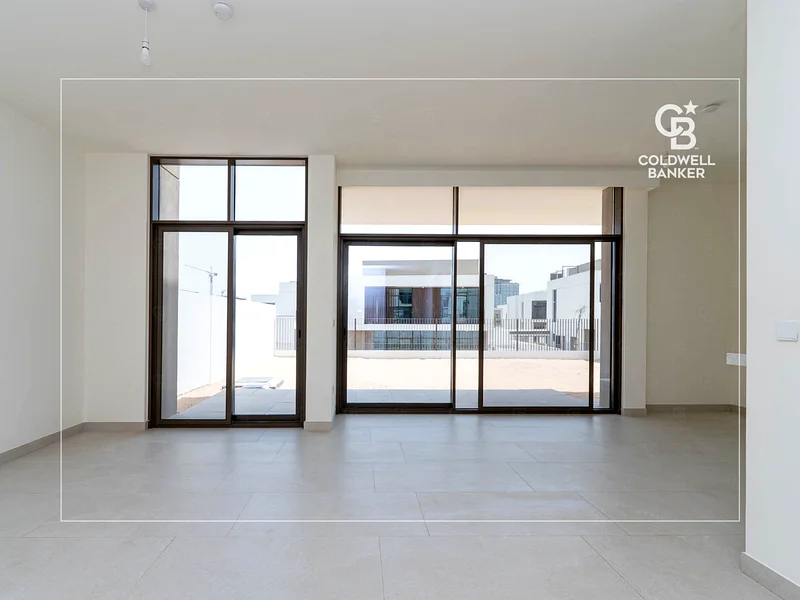 واسعة | تخطيط من النوع أ | جاهزة للانتقال الفوري63762995142274110