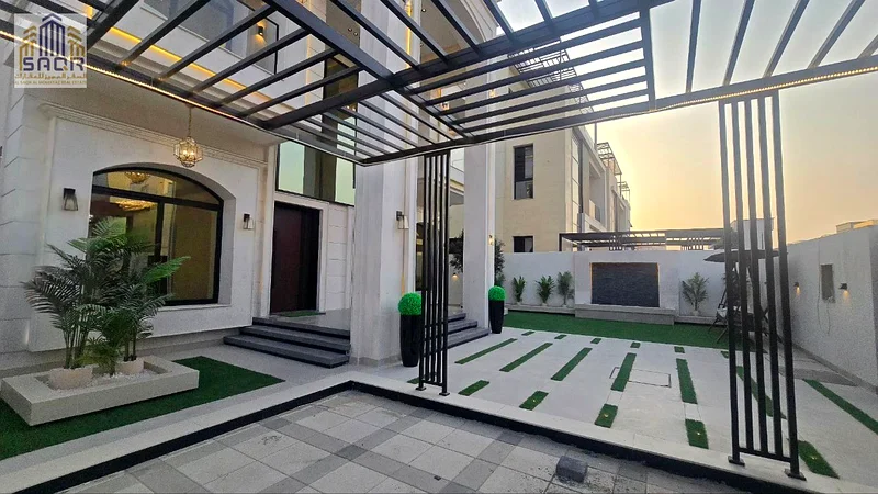 فيلا بتصميم كلاسيكي مع تشطيبات فاخرة جدًا / ملكية حرة بدون رسوم خدمة / موقع مميز خلف المركز الصيني63884772169345113