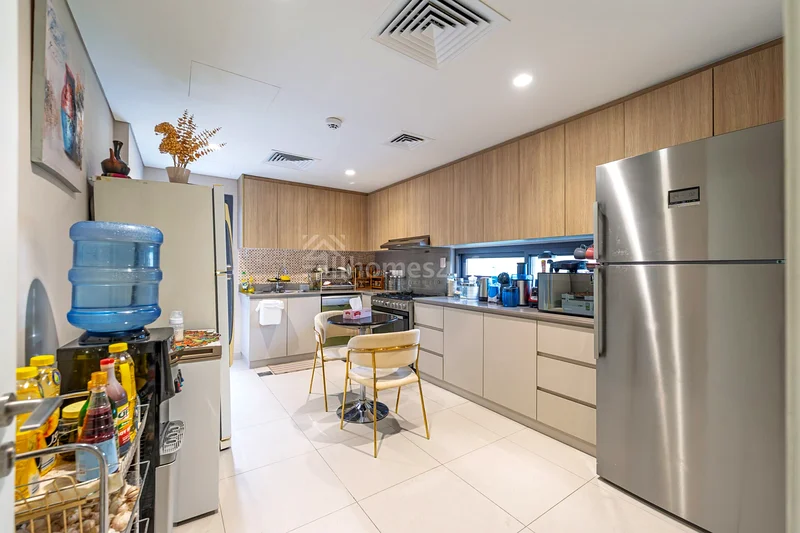 Corner Unit | Closed Kitchen | Upgraded63750835546755111
