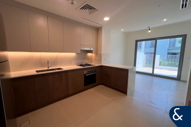 Opposite Pool Park | Prime Location | Vacant63930282528386111