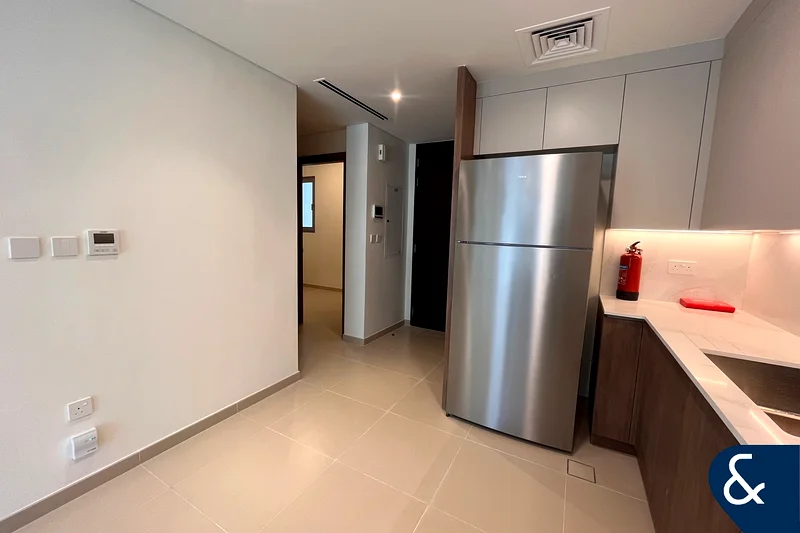 Opposite Pool Park | Prime Location | Vacant63930282528386114