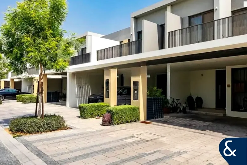 Opposite Pool Park | Prime Location | Vacant63930282528386110