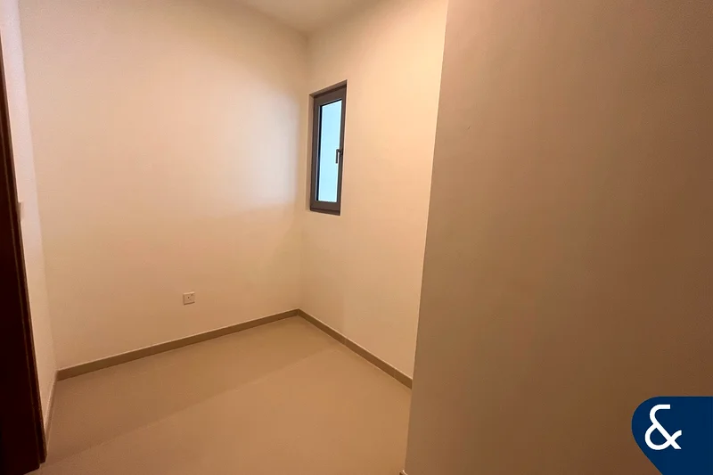 Opposite Pool Park | Prime Location | Vacant63930282528386112