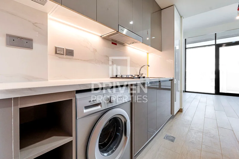 Spacious Layout | Pool View | Available 4 Cheques63802871269890114