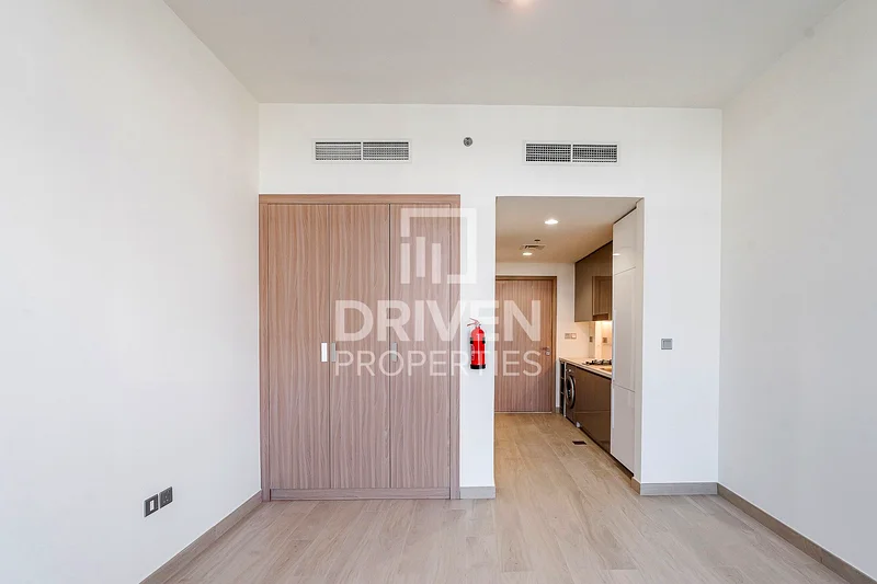 Spacious Layout | Pool View | Available 4 Cheques63802871269890112