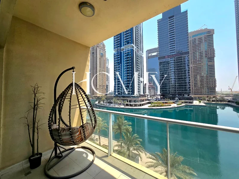 تصميم واسع | إطلالة على البحيرة | طابق منخفض63748867325697113