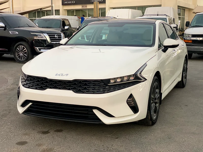 Kia K5 White 202363612077035906112