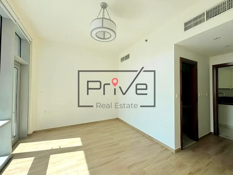 Vacant on Oct 1 | Prime Location | Top Amenities63794402526082112