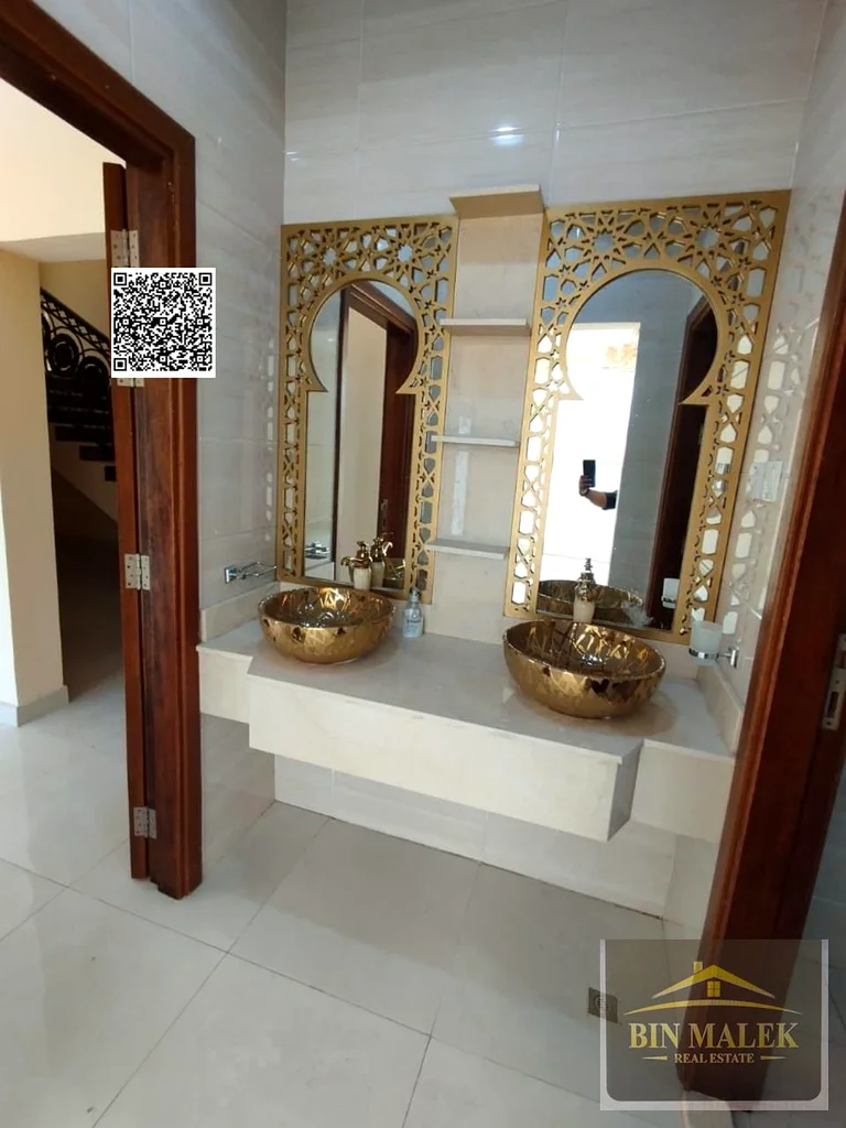 brand new luxuries villa // with central air conditioner // ready to move // prime location // easy exit to high way63720142193921114