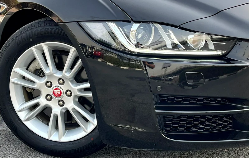 Jaguar • XE • SE • 2.0 Turbo gcc First owner  with 2 keys63613735357187113