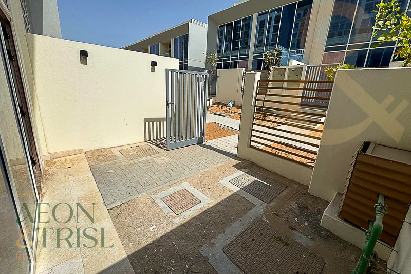 جديد تمامًا | واسع | موقع متميز | شاغر63735763348098110