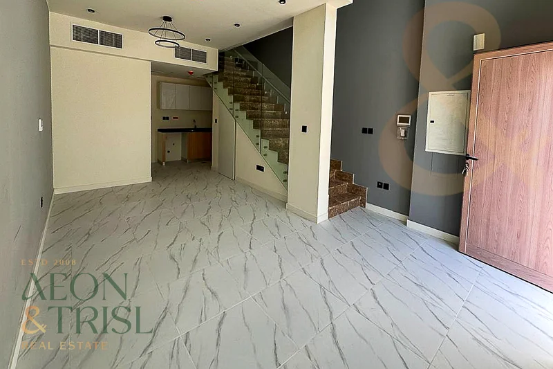 جديد تمامًا | واسع | موقع متميز | شاغر63735763348098112