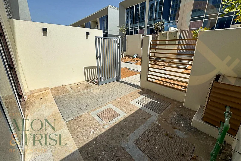 جديد تمامًا | واسع | موقع متميز | شاغر63735763348098113