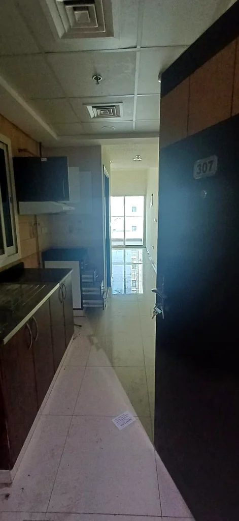 شقة استوديو كبيرة بدون عمولة مع شرفة | مطبخ مغلق | شيك بالذمة | للعائلات فقط63742471984385113
