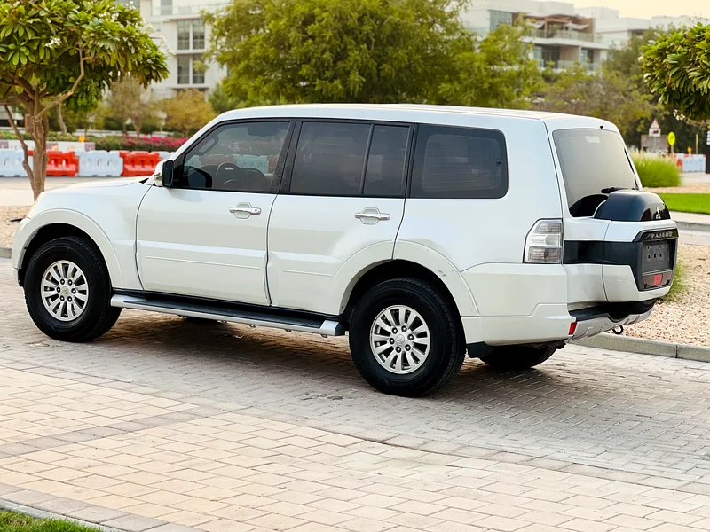 Mitsubishi Pajero 2015 model63612069693569112