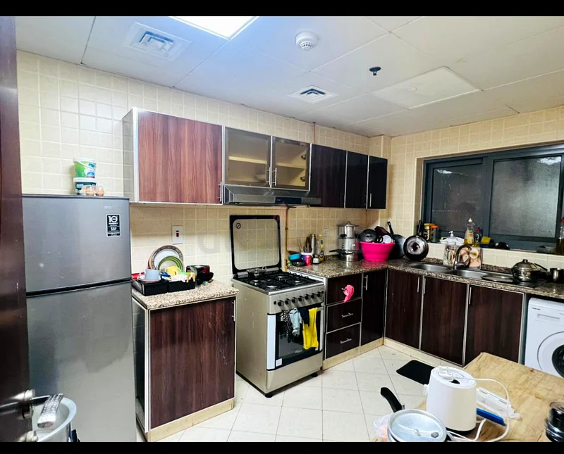 Separate room with Balcony available near metro63624809778563111