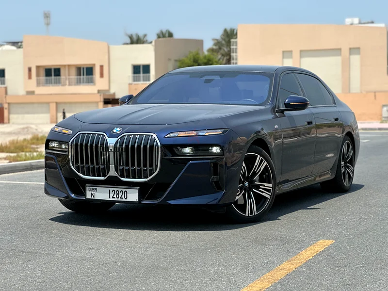 بي إم دبليو 740i63612445575427111