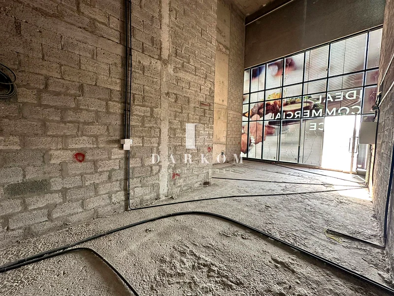 SHOP FOR RENT | RIGHT NEXT TO THE METRO63616025156354114