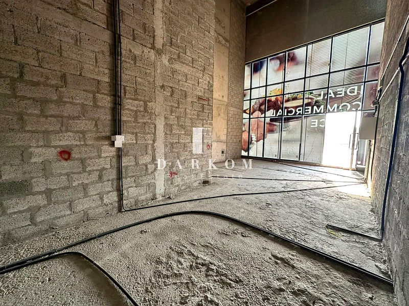 SHOP FOR RENT | RIGHT NEXT TO THE METRO63616025156354112