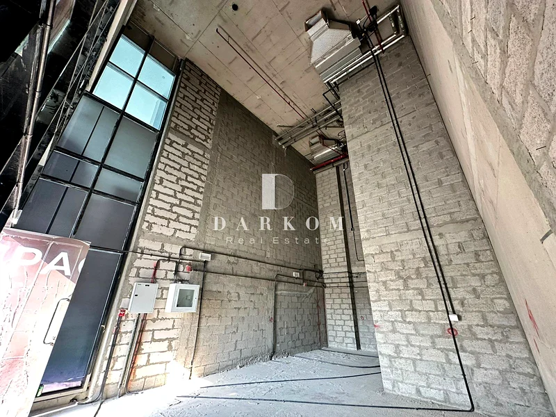 SHOP FOR RENT | RIGHT NEXT TO THE METRO63616025156354111