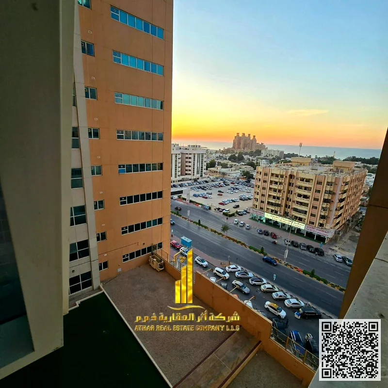 شقة بغرفة نوم واحدة، مع مطبخ شبه منفصل، مؤثثة بالكامل وحديثة، بإطلالة مفتوحة، تشمل جميع الخدمات، جاهزة للسكن، موقف خاص63836873811331111