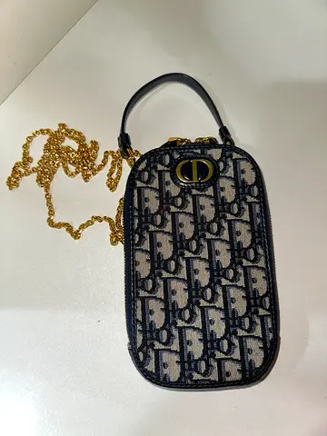 Chic and Stylish Designer Crossbody Bag