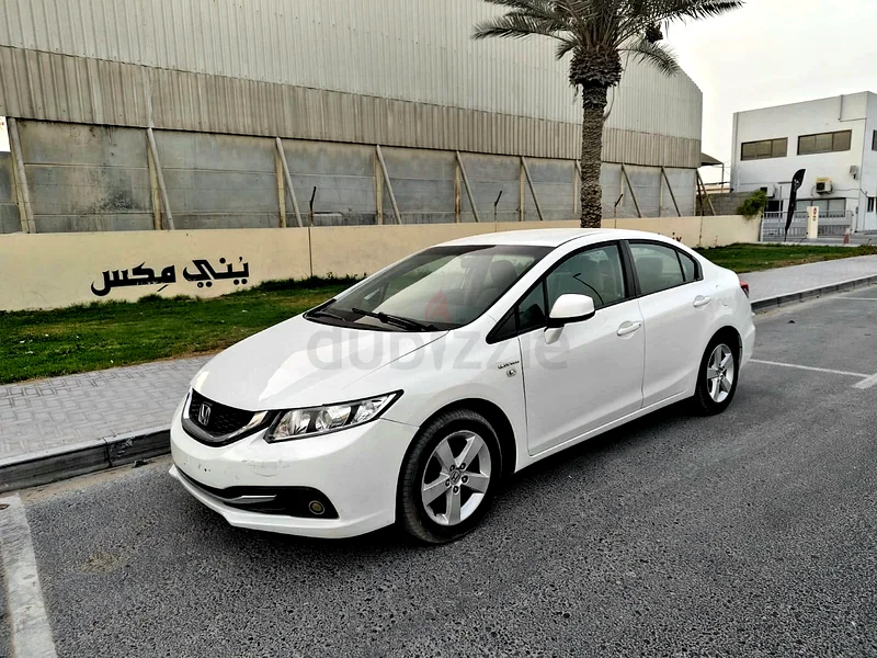 Honda civic 2013 Mid option Super clean Low kilometers 187300 White outside Fabric Seats VTI 1.8CC63612064646529112