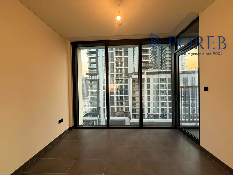 الطابق الأوسط | إطلالات على البحيرة والمدينة | شرفة63758547937794114