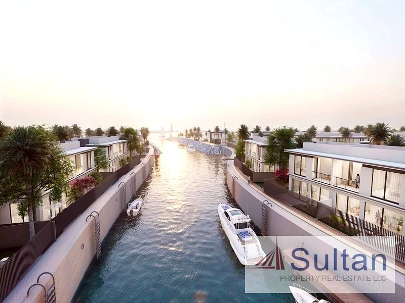 Canal side Splendor: 4-Bed Villa on Falcon Island63860966280705112
