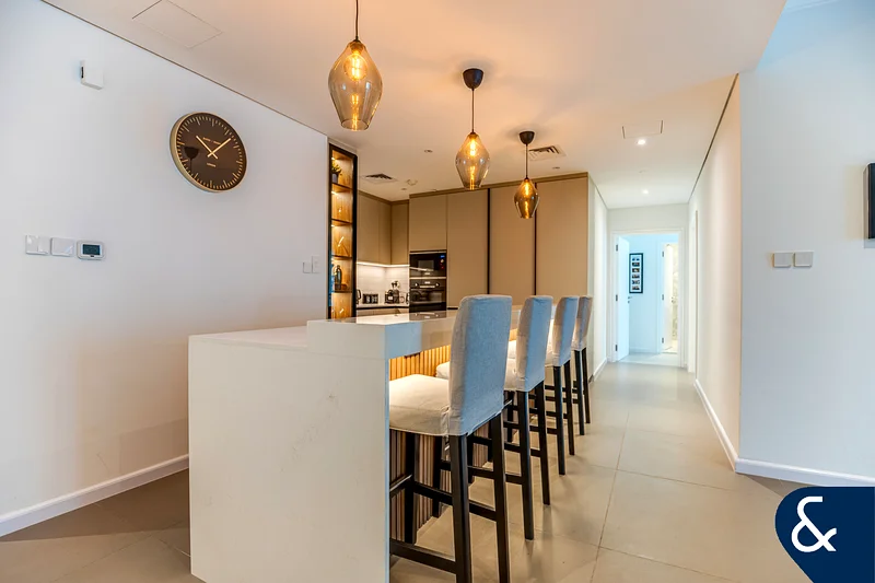 Fully Upgraded | Large Layout | 1430SqFt | 2 Bed64037544655361111